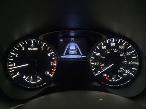 Used 2018 Nissan Pathfinder Platinum w/ Cargo Package FWD image 23