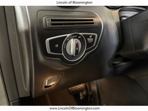 Used 2022 Mercedes-Benz GLC 300 4MATIC image 21