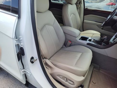 Used 2013 Cadillac SRX Luxury FWD image 24