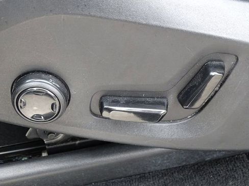 Used 2018 Volvo XC90 T6 Momentum w/ Convenience Package image 21