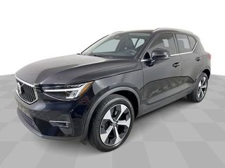 Used 2024 Volvo XC40 B5 Plus AWD/4WD video 1