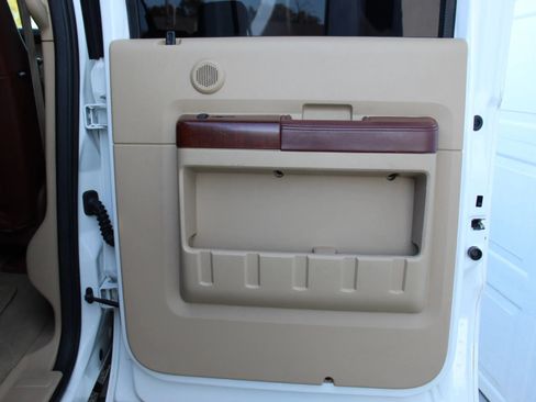 Used 2014 Ford F350 King Ranch w/ King Ranch w/Chrome Package image 23