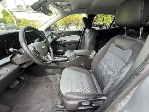 Used 2025 Chevrolet Trax LT w/ LT Convenience Package FWD image 25