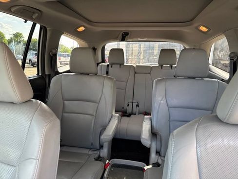 Used 2017 Honda Pilot Elite image 9