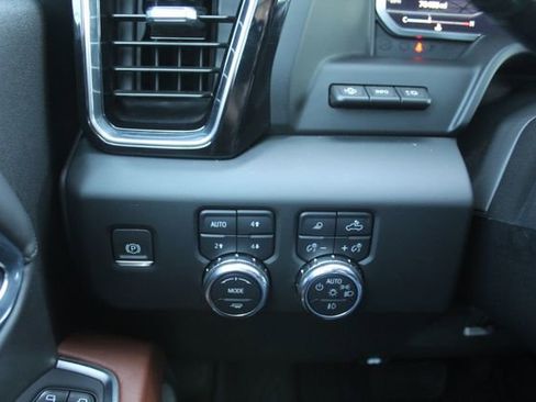 Used 2024 GMC Sierra 2500 Denali Ultimate w/ Max Trailering Package AWD/4WD image 30