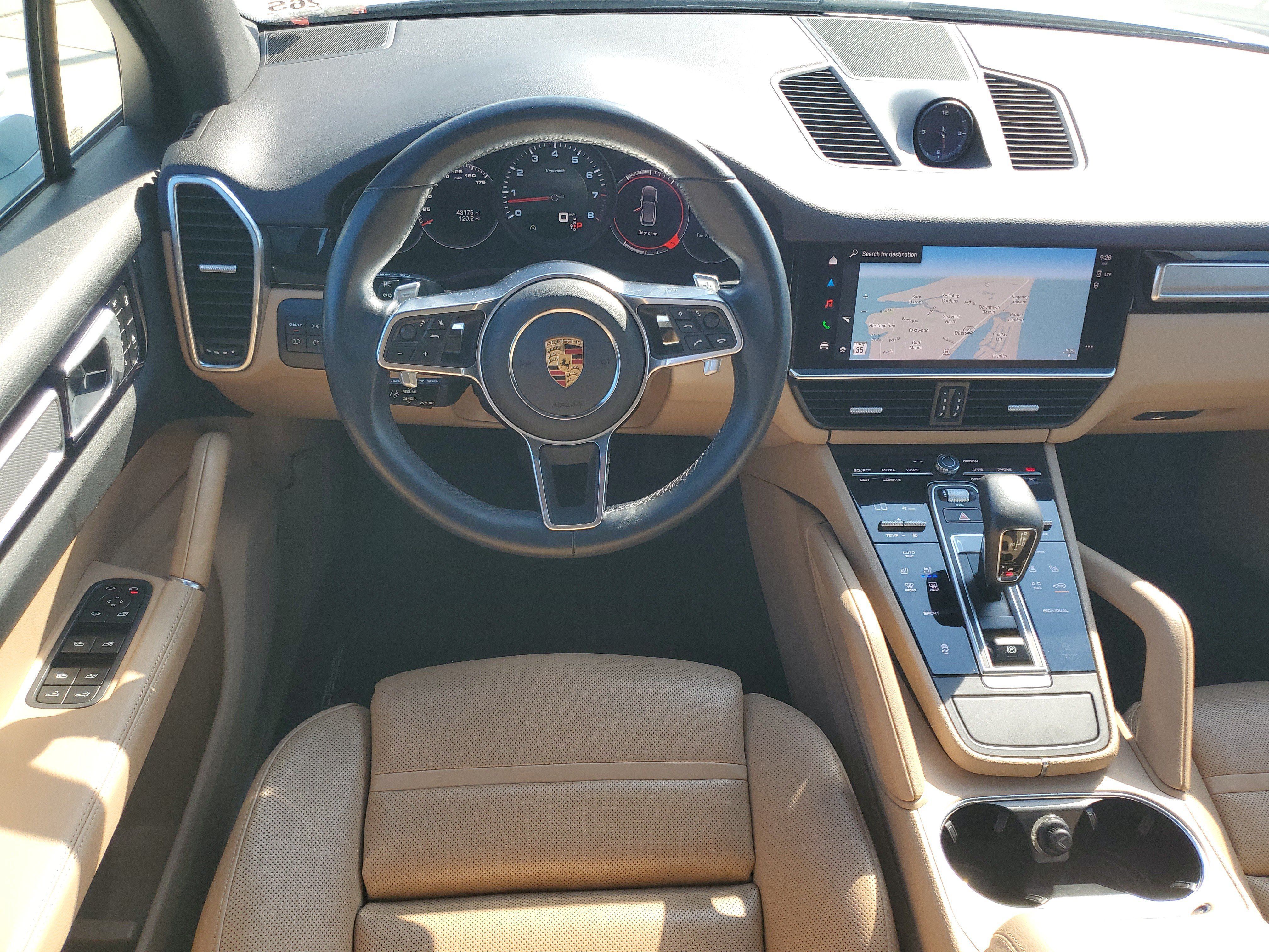 Used 2023 Porsche Cayenne Platinum Edition AWD/4WD image 32