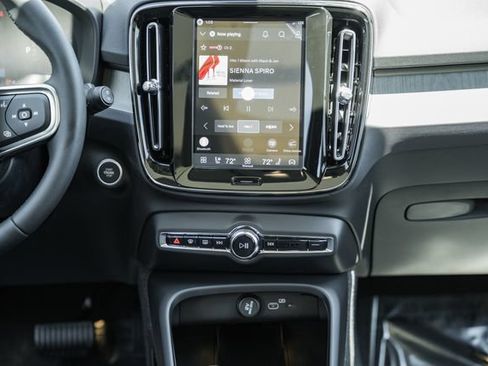 New 2026 Volvo XC40 B5 Plus w/ Climate Package AWD/4WD image 22