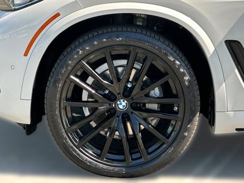 Used 2022 BMW X5 sDrive40i w/ M Sport Package RWD image 13