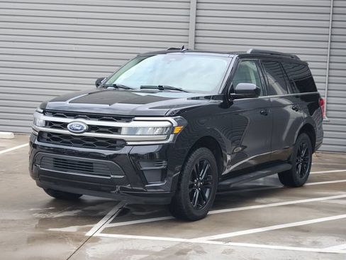 Used 2024 Ford Expedition XLT RWD image 4