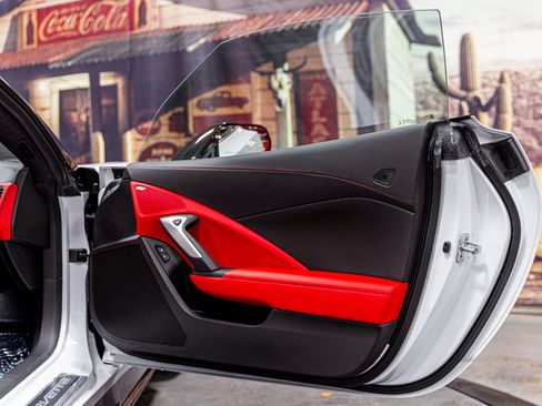 Used 2016 Chevrolet Corvette Z06 w/ 3LZ Preferred Equipment Group image 26