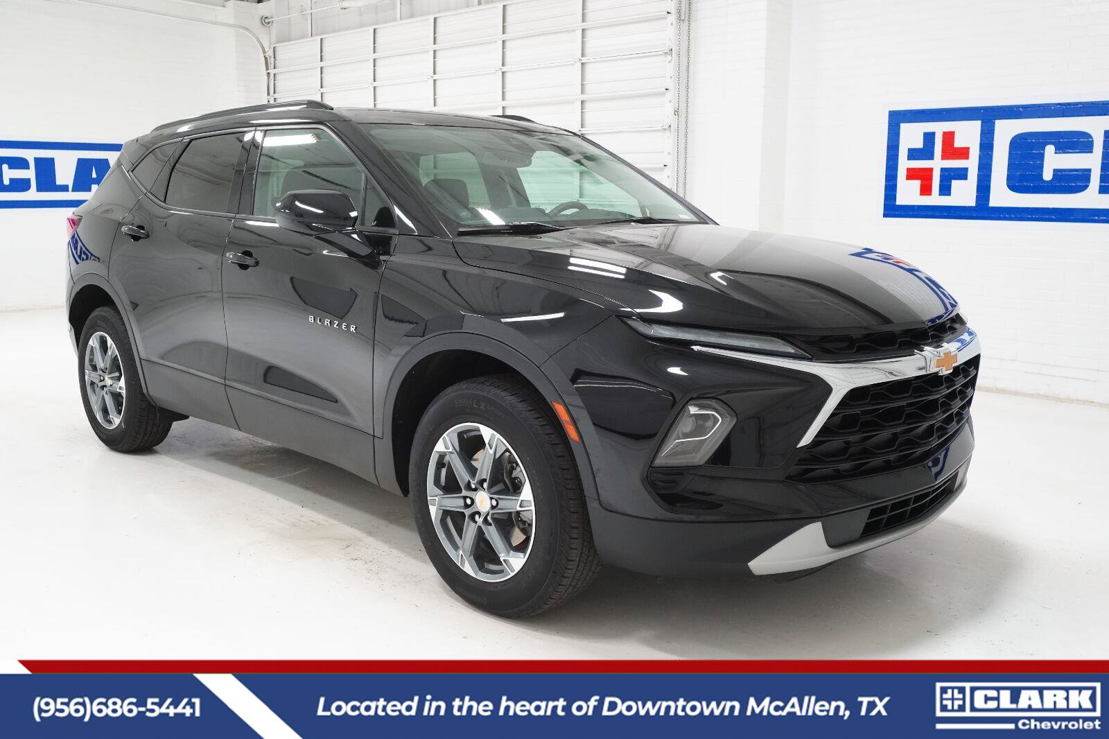 Used 2024 Chevrolet Blazer LT w/ Convenience Package FWD image 3