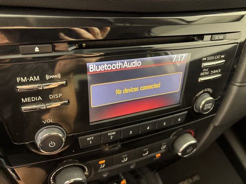 Used 2017 Nissan Rogue S AWD/4WD image 36