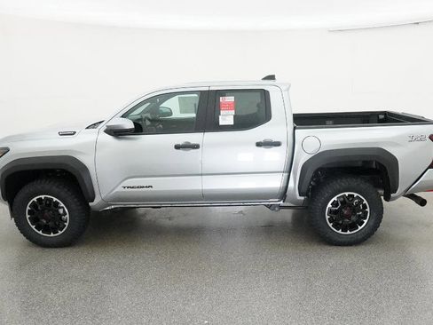 New 2025 Toyota Tacoma TRD Off-Road image 6