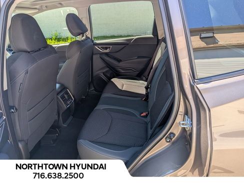 Used 2024 Subaru Forester Premium AWD/4WD image 33