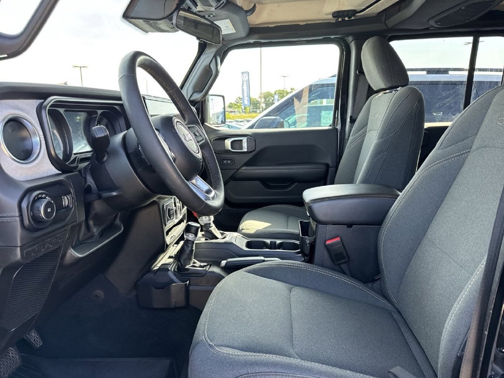 Used 2024 Jeep Wrangler Unlimited Sahara AWD/4WD image 13
