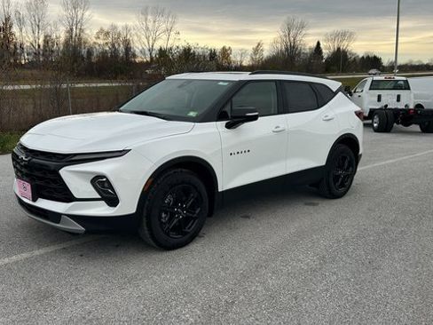 New 2025 Chevrolet Blazer LT w/ Midnight/Sport Edition image 8