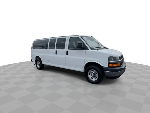 Used 2025 Chevrolet Express 3500 LT w/ LT Preferred Equipment Group RWD image 2