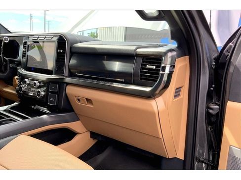 Used 2024 Ford F250 Lariat w/ FX4 Off-Road Package AWD/4WD image 18