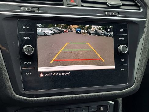 Used 2021 Volkswagen Tiguan SE R-Line image 16