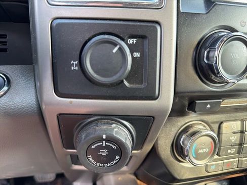 Used 2016 Ford F150 Lariat image 9