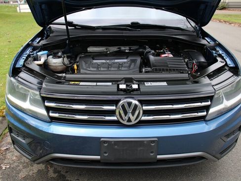 Used 2020 Volkswagen Tiguan SE w/ Panoramic Sunroof Package image 21