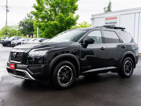 Used 2025 Nissan Pathfinder Rock Creek AWD/4WD image 3