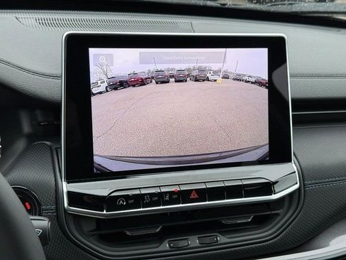 New 2026 Jeep Compass Latitude image 18