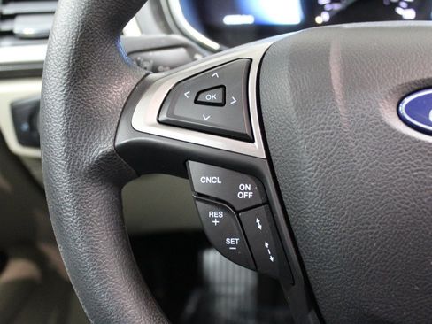 Used 2020 Ford Fusion SE image 24