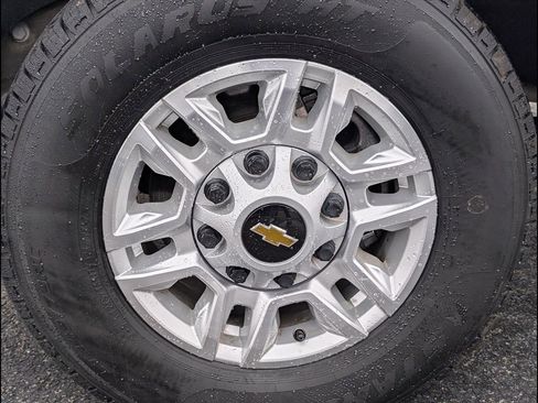 Used 2024 Chevrolet Silverado 2500 LT image 26