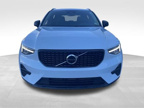 Certified 2024 Volvo XC40 B5 Core image 10