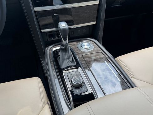 Certified 2022 Nissan Armada Platinum w/ Captain's Chairs Package RWD image 17