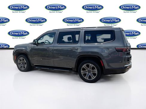 Used 2024 Jeep Wagoneer Series II w/ Flexible Seating Group RWD image 5