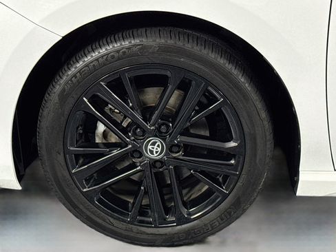 Used 2025 Toyota Camry SE AWD/4WD image 28