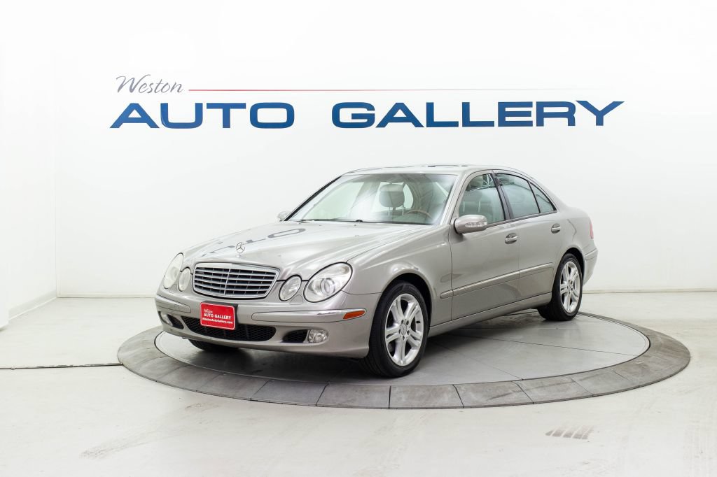 Used 2005 Mercedes-Benz E 500 Sedan w/ Lighting Pkg image 1