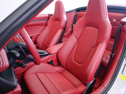 Used 2026 Porsche 911 Carrera GTS image 5