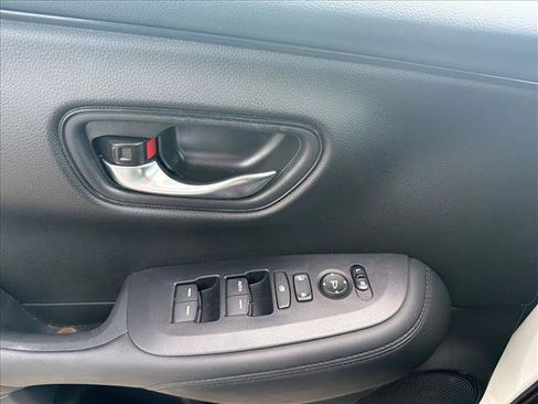 Used 2025 Honda HR-V LX image 11
