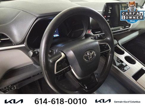 Used 2021 Toyota Sienna LE image 18