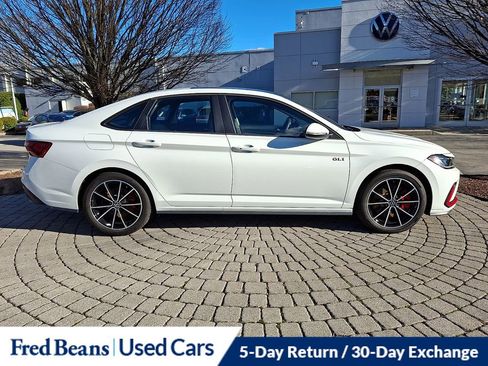 Certified 2025 Volkswagen Jetta GLI Autobahn image 8