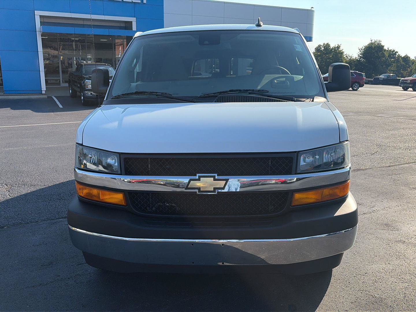 Used 2025 Chevrolet Express 3500 LT w/ LT Preferred Equipment Group RWD image 8