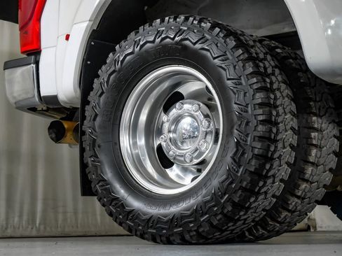 Used 2020 Ford F350 Lariat w/ Lariat Value Package image 51