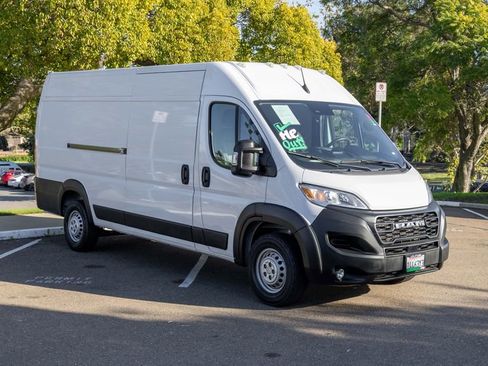 Used 2025 RAM ProMaster 3500 w/ Convenience Group image 4