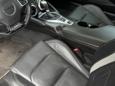 Used 2016 Chevrolet Camaro SS RWD image 6