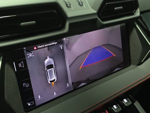 Used 2025 Lamborghini Urus SE AWD/4WD image 18