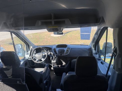 Used 2019 Ford Transit 150 XLT RWD image 12