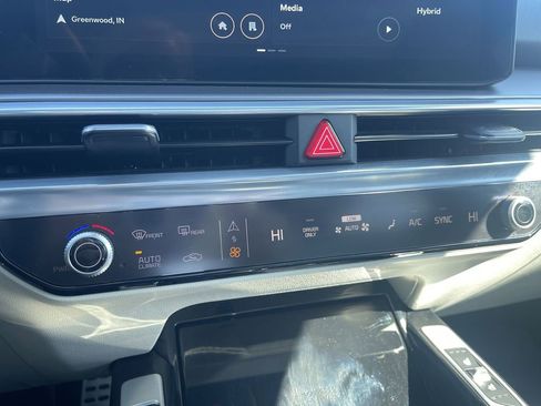 Used 2025 Kia Sorento SX Prestige image 26