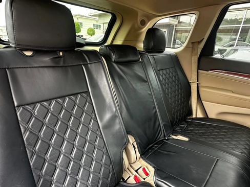 Used 2011 Jeep Grand Cherokee Overland AWD/4WD image 17