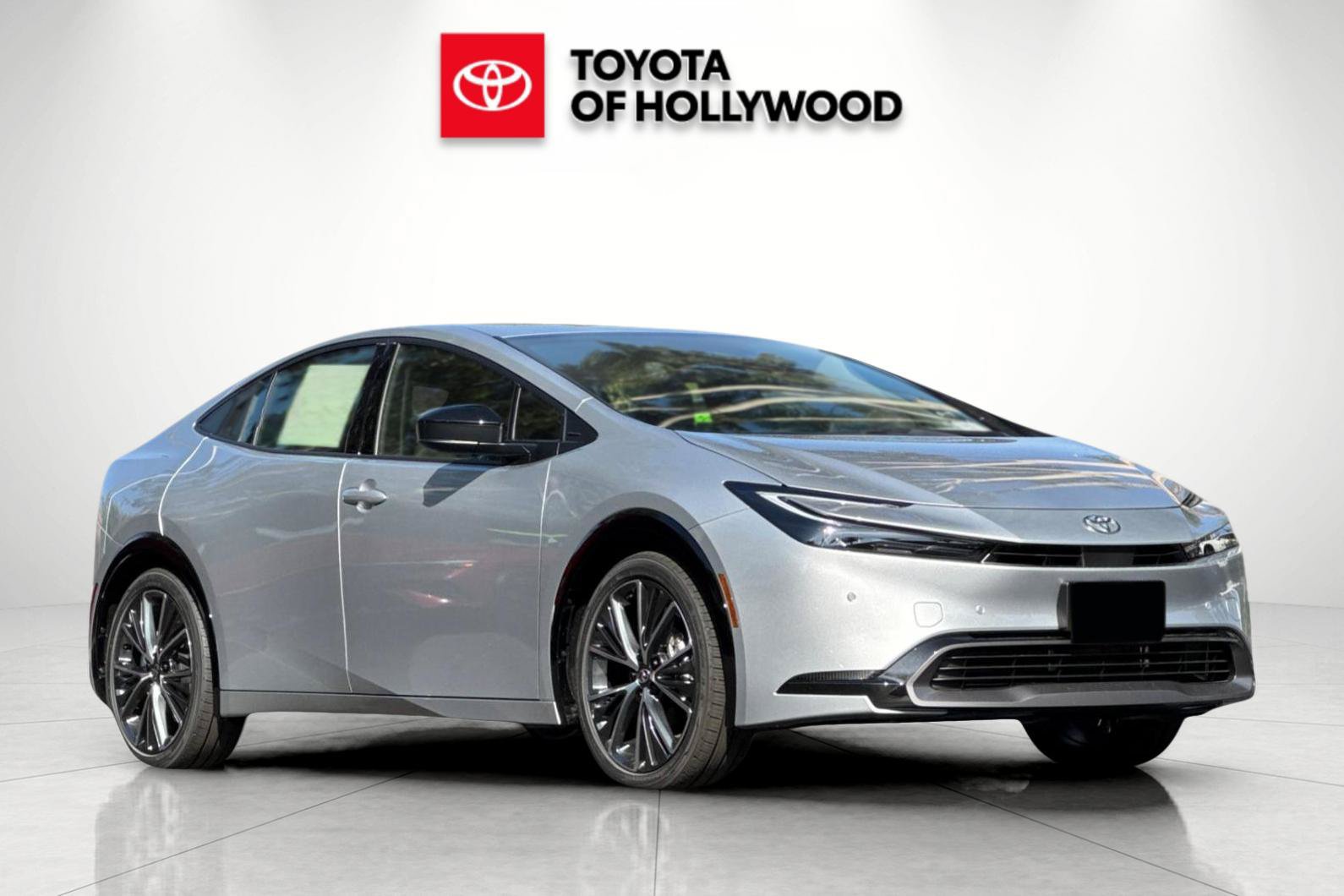 New 2027 Toyota Prius XLE FWD image 1