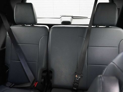 Used 2018 Chevrolet Traverse Premier image 17