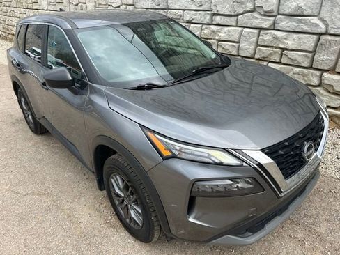 Used 2023 Nissan Rogue S image 7