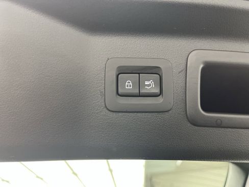 Certified 2025 MAZDA CX-70 Plug-In Hybrid w/ Premium Plus image 33